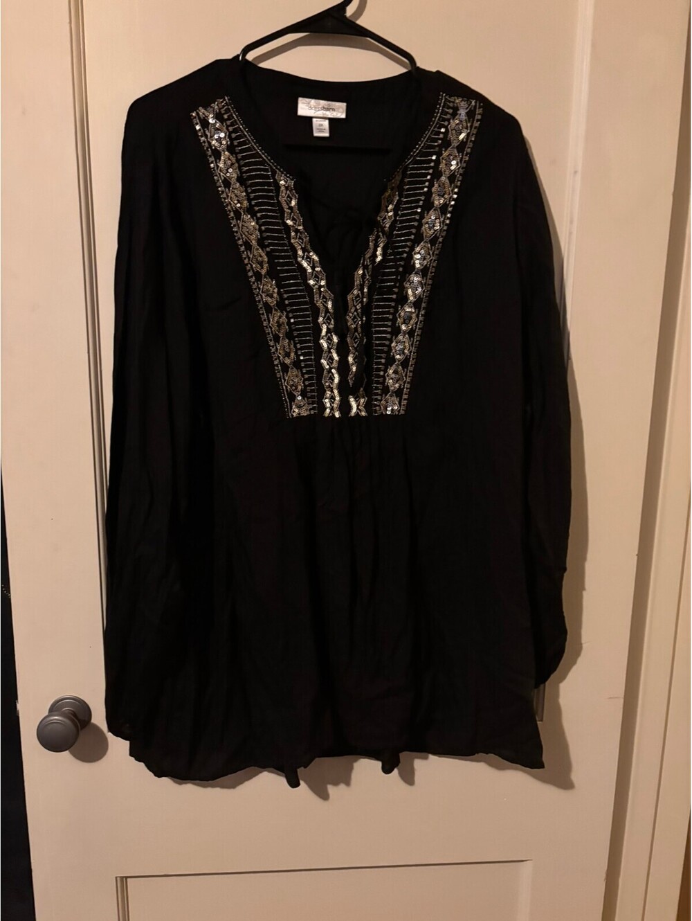 Dressbarn black embroidered tunic top 2X